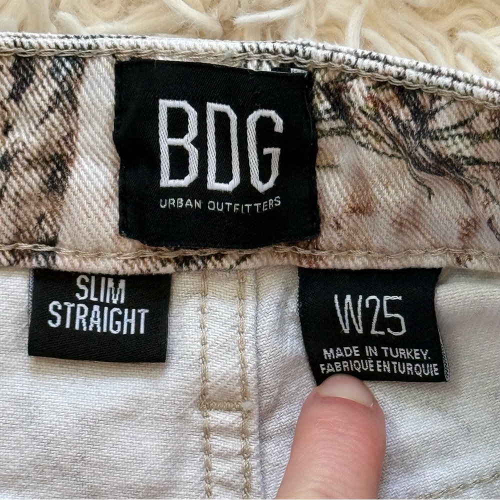 BDG Urban Outfitters Slim Straight Camouflage Forest Print Jeans W25 100% Cotton - Picture 4 of 6